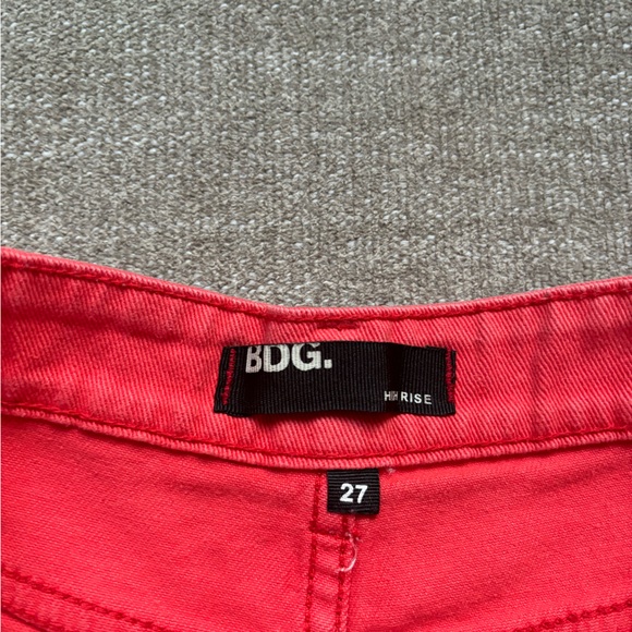 Bdg high rise 27 red jean shorts - Picture 2 of 4